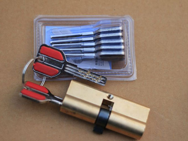 八步24小时上门开锁公司