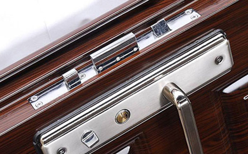 八步24小时上门开锁公司