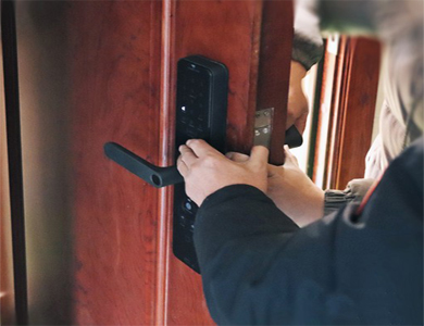 八步24小时上门开锁公司